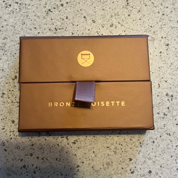 NEW Viseart Bronzé Noisette Matte Bronzer - Picture 4 of 5